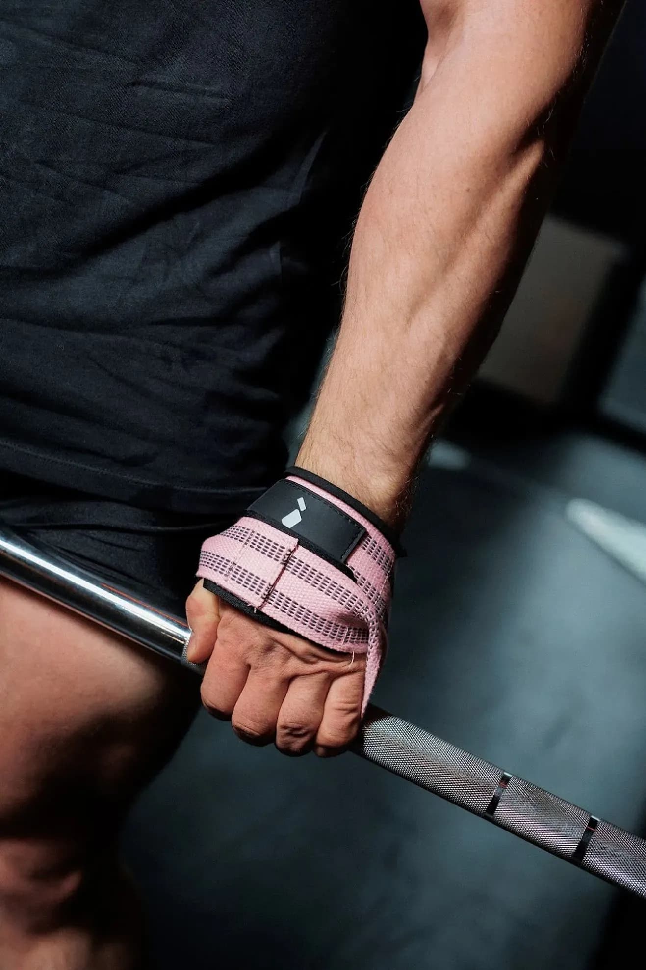 Nezuko Wrist Wrap на робочому хваті.